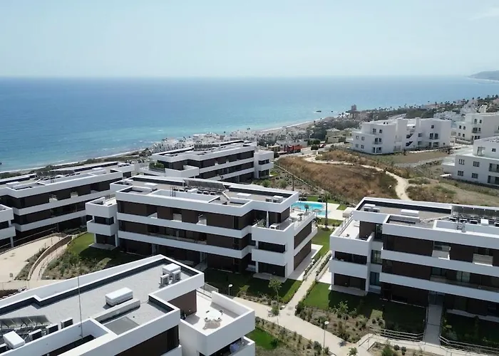 Apartamento Stunning Coastal Retreat Between Mountain And Sea!