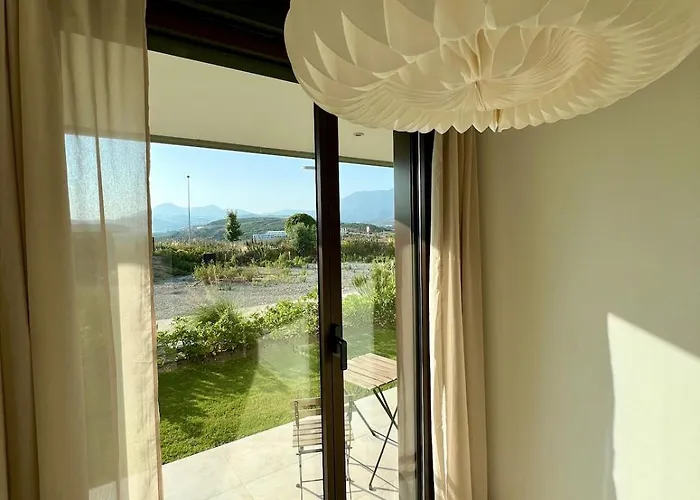 Apartamento Stunning Coastal Retreat Between Mountain And Sea! *