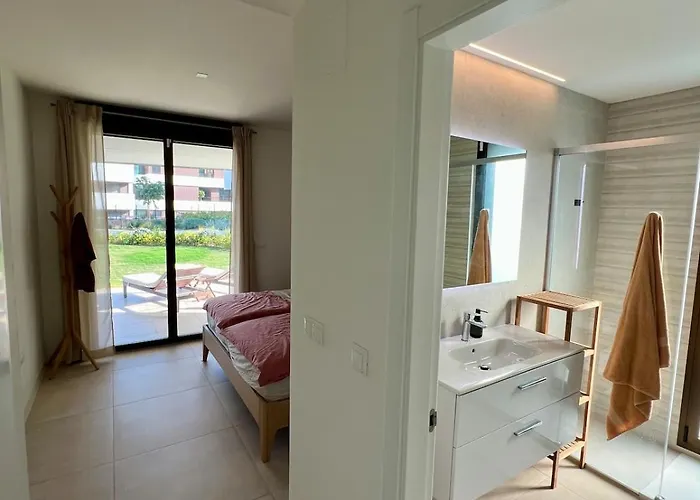 Apartamento Stunning Coastal Retreat Between Mountain And Sea! Estepona