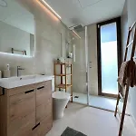 Stunning Coastal Retreat Between Mountain And Sea! 아파트 *