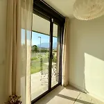 Stunning Coastal Retreat Between Mountain And Sea! 아파트 에스테포나