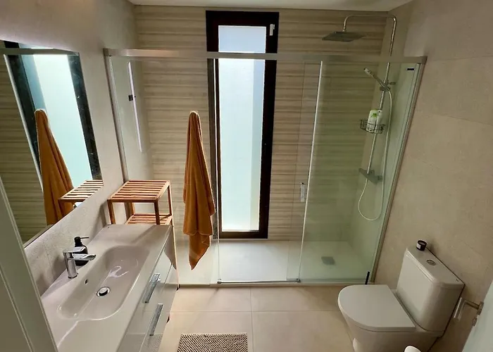 Stunning Coastal Retreat Between Mountain And Sea! Lägenhet *