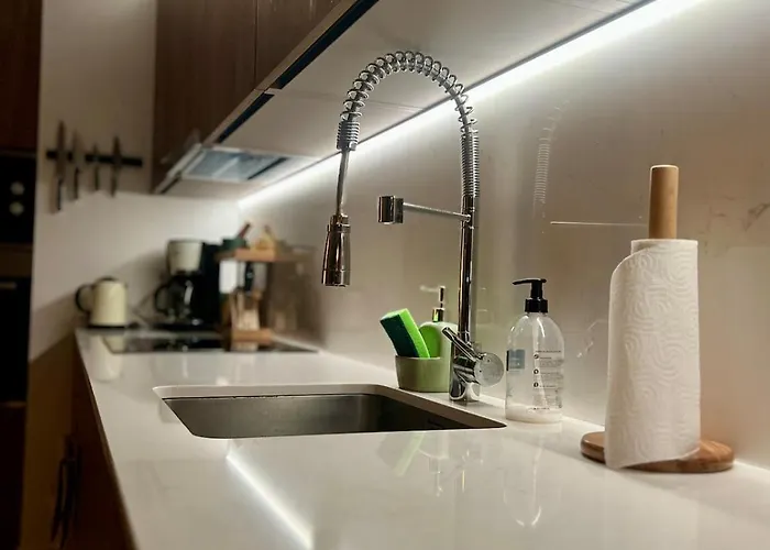 Apartamento Stunning Coastal Retreat Between Mountain And Sea! *