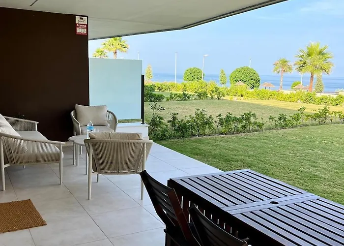 Stunning Coastal Retreat Between Mountain And Sea! Apartamento Estepona