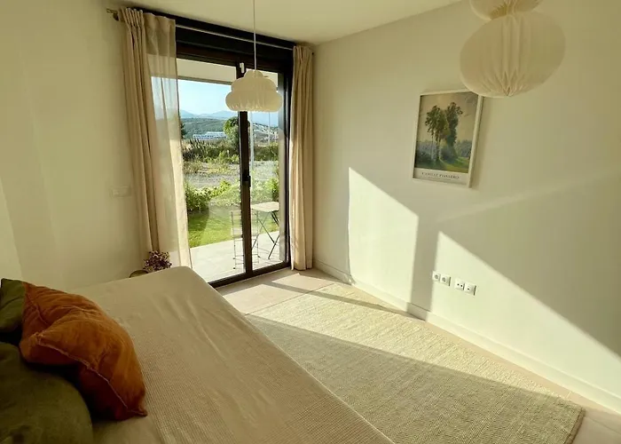 Lägenhet Stunning Coastal Retreat Between Mountain And Sea!